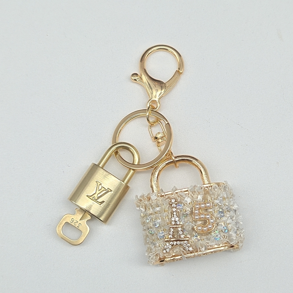 100% Authentic Louis Vuitton Lock & Key Gold with Unbranded Keychain, Keycharm - Picture 5 of 12